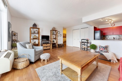 47-16 Fourth Street, Orangeville, ON - Indoor Photo Showing Living Room