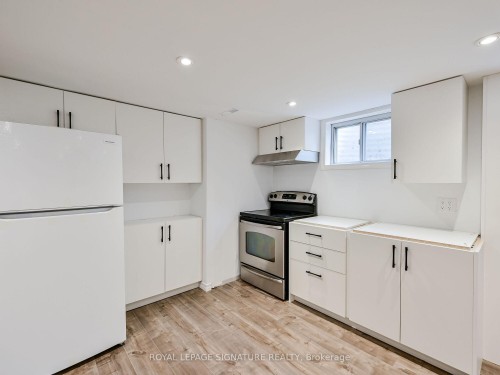 1195 Chada Avenue, Mississauga, ON - Indoor Photo Showing Kitchen