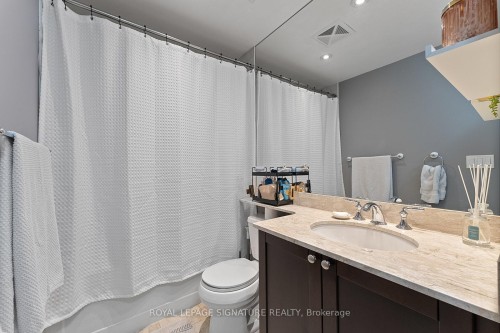 316-628 Fleet Street, Toronto, ON - Indoor Photo Showing Bathroom