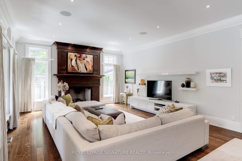 71 Ennisclare Drive W, Oakville, ON - Indoor Photo Showing Living Room With Fireplace