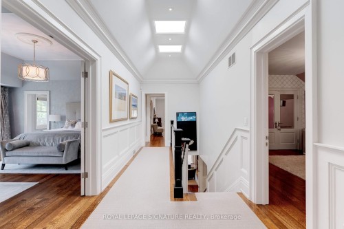 71 Ennisclare Drive W, Oakville, ON - Indoor