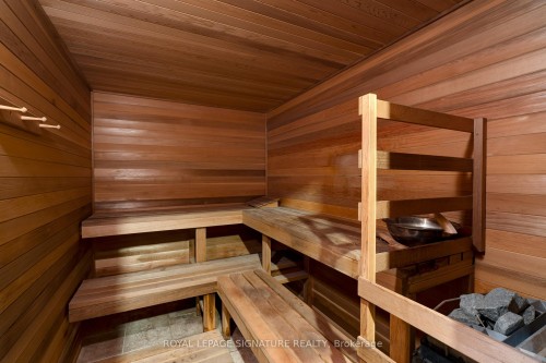 71 Ennisclare Drive W, Oakville, ON - Indoor Photo Showing Other Room