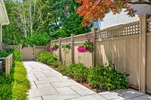 71 Ennisclare Drive W, Oakville, ON - Outdoor