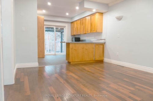 83 Hammond Road, Mississauga, ON - Indoor Photo Showing Kitchen