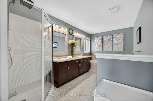 2 Irwin Crescent, New Tecumseth, ON - Indoor Photo Showing Bathroom