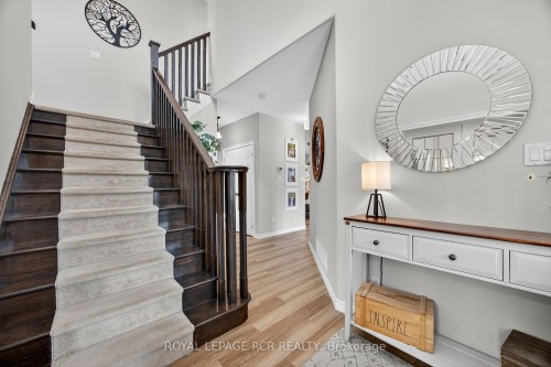 2 Irwin Crescent, New Tecumseth, ON - Indoor Photo Showing Other Room