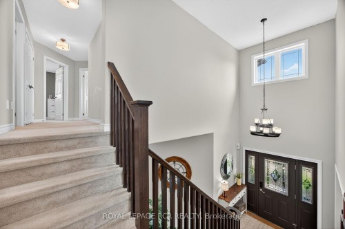 2 Irwin Crescent, New Tecumseth, ON - Indoor Photo Showing Other Room