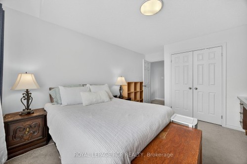 2 Irwin Crescent, New Tecumseth, ON - Indoor Photo Showing Bedroom