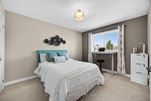 2 Irwin Crescent, New Tecumseth, ON - Indoor Photo Showing Bedroom