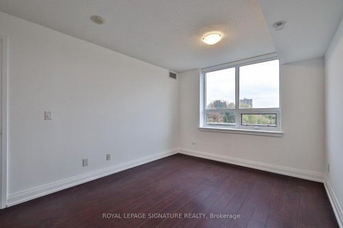 502-3520 Danforth Avenue, Toronto, ON - Indoor Photo Showing Other Room