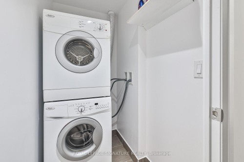 502-3520 Danforth Avenue, Toronto, ON - Indoor Photo Showing Laundry Room