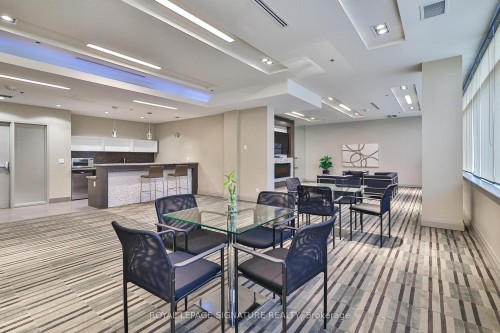 502-3520 Danforth Avenue, Toronto, ON - Indoor Photo Showing Dining Room