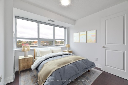 502-3520 Danforth Avenue, Toronto, ON - Indoor Photo Showing Bedroom