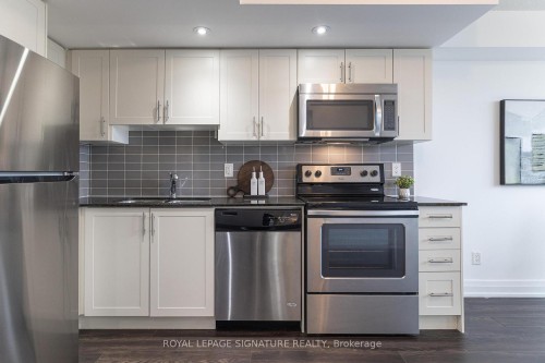 502-3520 Danforth Avenue, Toronto, ON - Indoor Photo Showing Kitchen With Stainless Steel Kitchen With Upgraded Kitchen