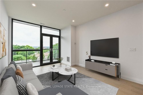 507-101 Locke Street S, Hamilton, ON - Indoor Photo Showing Living Room