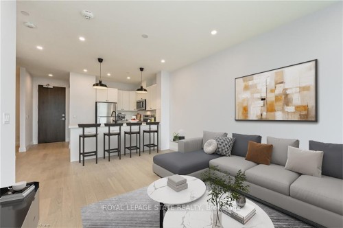 507-101 Locke Street S, Hamilton, ON - Indoor Photo Showing Living Room