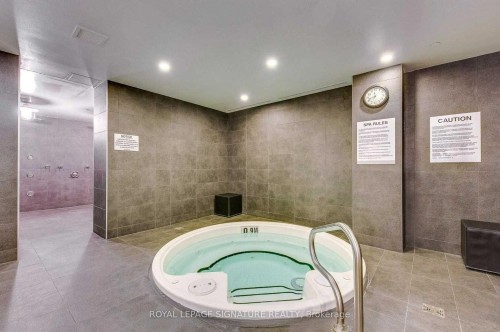 402-5 St Joseph Street, Toronto, ON - Indoor Photo Showing Other Room