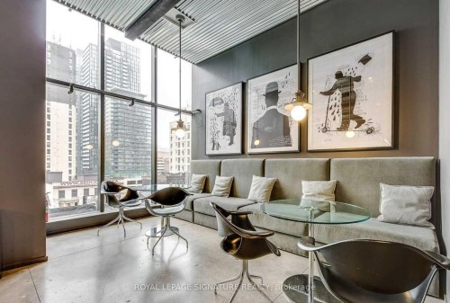 402-5 St Joseph Street, Toronto, ON - Indoor