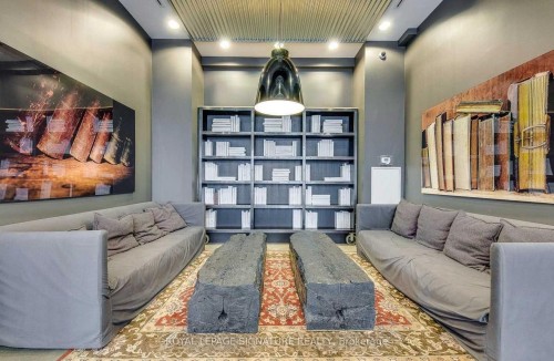 402-5 St Joseph Street, Toronto, ON - Indoor