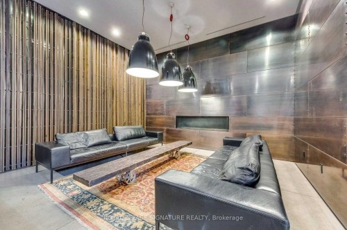 402-5 St Joseph Street, Toronto, ON - Indoor Photo Showing Other Room