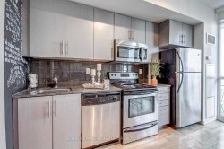 2404N-65 Bremner Boulevard  Toronto, ON M5J 0A7