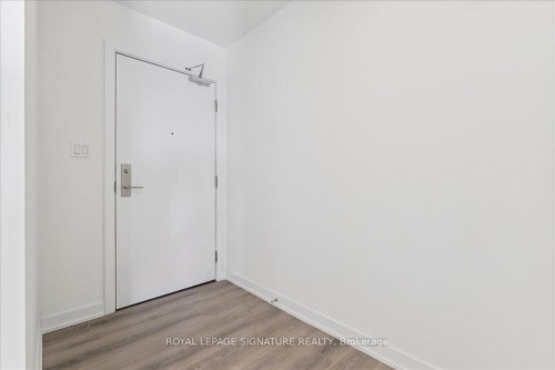 701-2433 Dufferin Street, Toronto, ON - Indoor Photo Showing Other Room