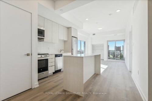 701-2433 Dufferin Street, Toronto, ON - Indoor Photo Showing Kitchen With Upgraded Kitchen