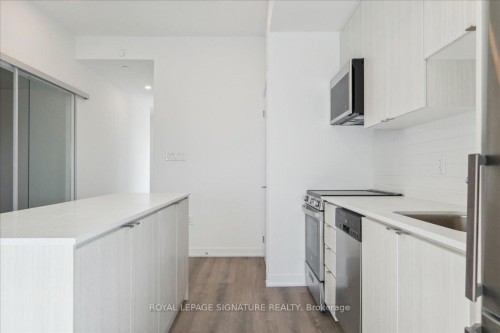 701-2433 Dufferin Street, Toronto, ON - Indoor Photo Showing Kitchen