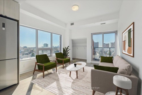 701-2433 Dufferin Street, Toronto, ON - Indoor Photo Showing Living Room