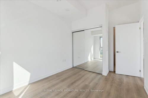 701-2433 Dufferin Street, Toronto, ON - Indoor Photo Showing Other Room