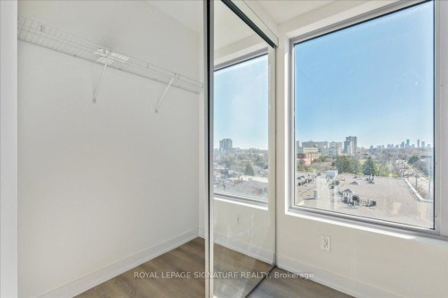701-2433 Dufferin Street, Toronto, ON - Indoor Photo Showing Other Room