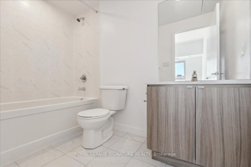 701-2433 Dufferin Street, Toronto, ON - Indoor Photo Showing Bathroom