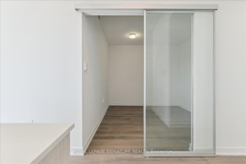 701-2433 Dufferin Street, Toronto, ON - Indoor Photo Showing Other Room