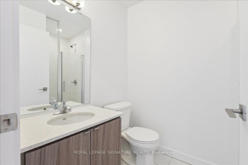 701-2433 Dufferin Street, Toronto, ON - Indoor Photo Showing Bathroom