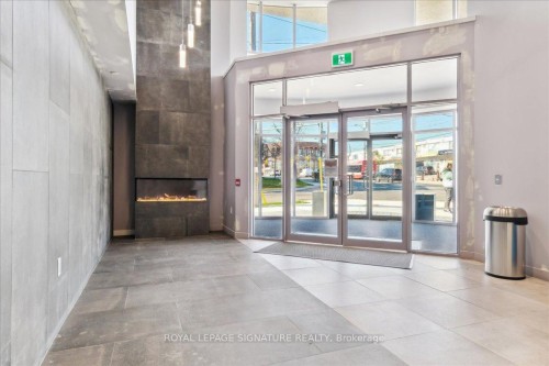 701-2433 Dufferin Street, Toronto, ON - Indoor Photo Showing Other Room