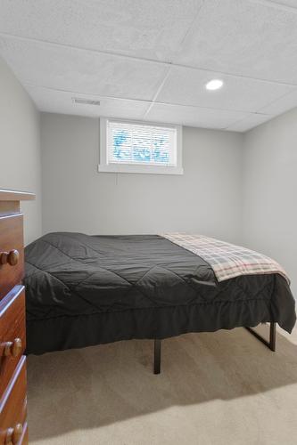 1508 Scott Street, Creston, BC - Indoor Photo Showing Bedroom