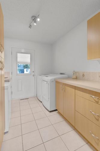 1508 Scott Street, Creston, BC - Indoor Photo Showing Laundry Room