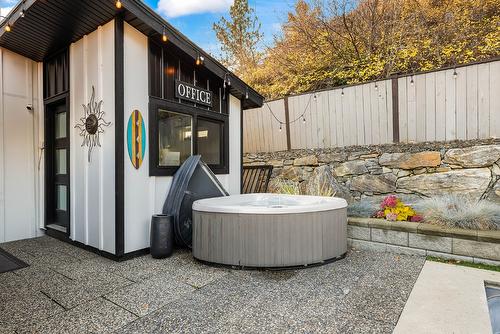 3069 Ourtoland Road, West Kelowna, BC - Outdoor