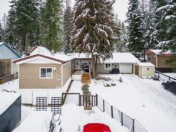 5807 Birch Avenue  Kitchener, BC V0B 1W1