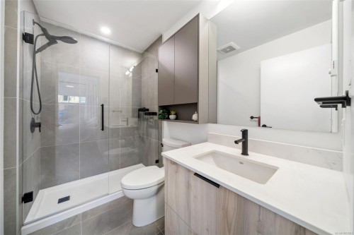 100-3564B Ryder Hesjedal Way, Colwood, BC - Indoor Photo Showing Bathroom