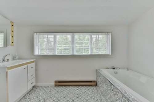 Salle de bains - 500 Ch. De La Rabastalière E., Saint-Bruno-De-Montarville, QC - Indoor Photo Showing Bathroom