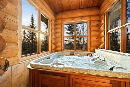 Spa - 365 Ch. Martin-Prévost, Sainte-Béatrix, QC - Outdoor With Exterior