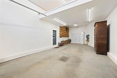 Garage - 365 Ch. Martin-Prévost, Sainte-Béatrix, QC - Indoor Photo Showing Other Room