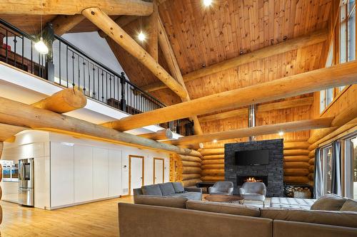 Salon - 365 Ch. Martin-Prévost, Sainte-Béatrix, QC - Indoor With Fireplace