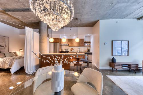 Bathroom - 117-55 Rue Molière, Montréal (Villeray/Saint-Michel/Parc-Extension), QC - Indoor Photo Showing Laundry Room