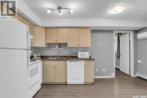 105 303 Lowe Road, Saskatoon, SK - Indoor Photo Showing Kitchen