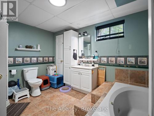 105 Calla Terrace, Welland (Prince Charles), ON - Indoor Photo Showing Bathroom