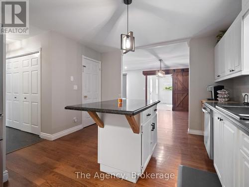 105 Calla Terrace, Welland (Prince Charles), ON - Indoor Photo Showing Kitchen