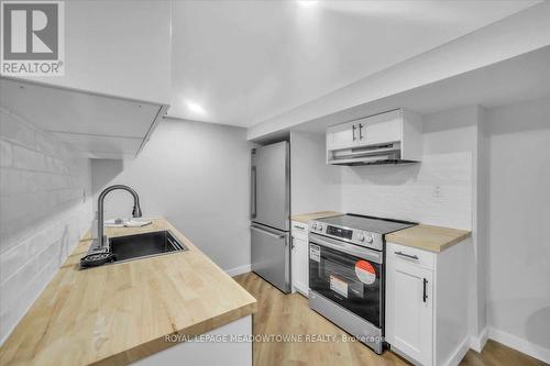 80 Mcanulty Boulevard, Hamilton, ON - Indoor Photo Showing Kitchen