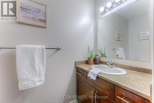 139 Pebblecreek Drive, Kitchener, ON - Indoor Photo Showing Bathroom